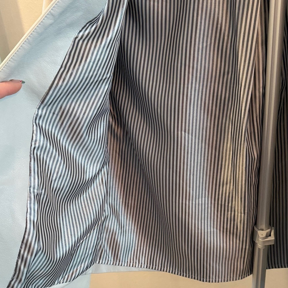 Dolce Cabo light Gray Faux Leather Blazer - Picture 9 of 10